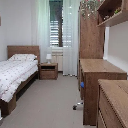 Daire Apartma 2000 Tolmin