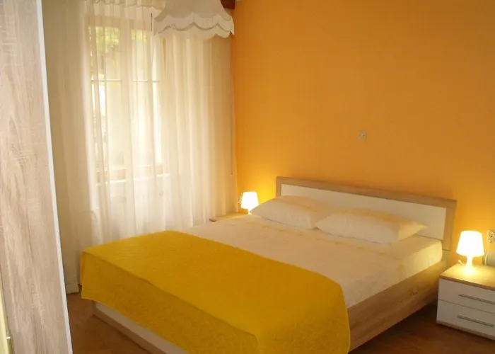 Apartman Apartma 2000 *